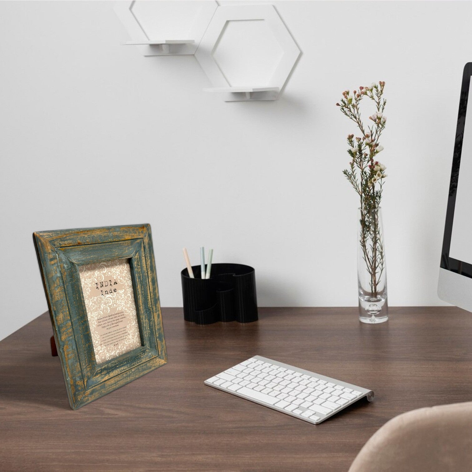 GLOBAL CRAFT AND CREATIONS Wooden Table-Top Photo Frame | Solid Wood Picture Frame for Table Decor, Wall Decor, Office Decor & Home Decor (4x6), Rectangular, Handcrafted Forest Green finished Rustic Style TableTop Display | MA13