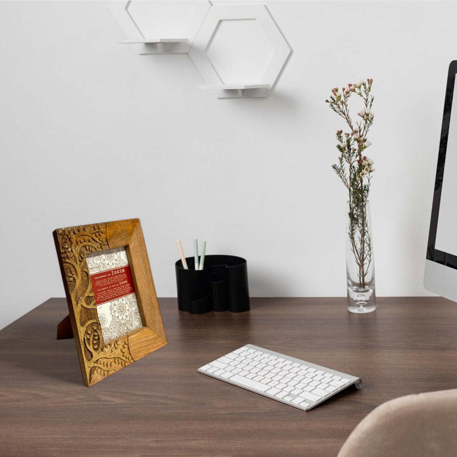GLOBAL CRAFT AND CREATIONS Wooden Table-Top Photo Frame | Solid Wood Picture Frame for Table Decor, Wall Decor, Office Decor & Home Decor (5x7), Rectangular, Handcrafted Natural finished Rustic Style TableTop Display | MA21